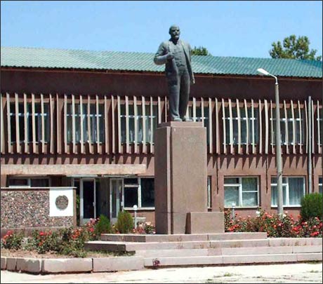Центральная площадь Файзабада